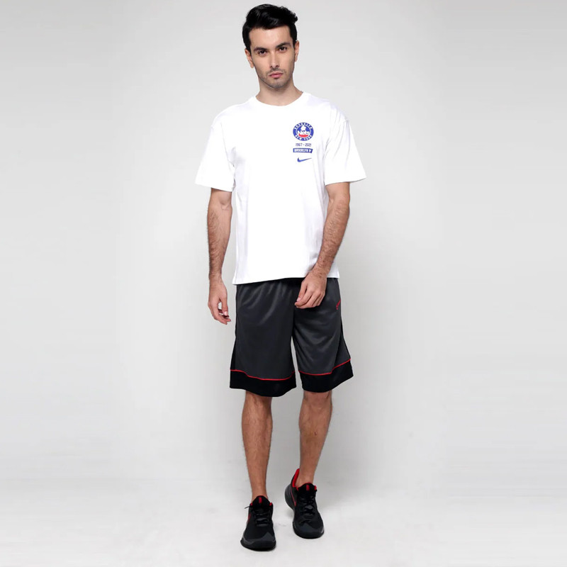 BAJU BASKET NIKE Brooklyn Nets Courtside Mmt Story Short Sleeve Tee