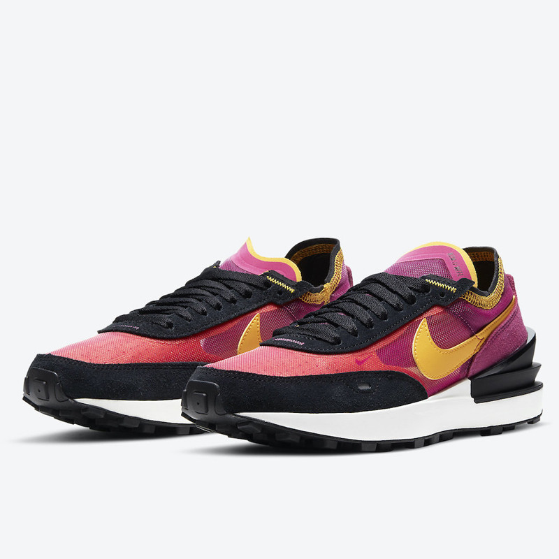 SEPATU SNEAKERS NIKE Waffle One