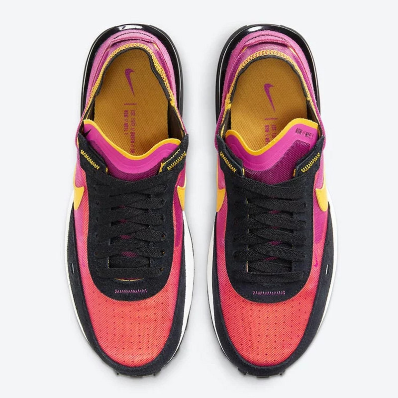 SEPATU SNEAKERS NIKE Waffle One