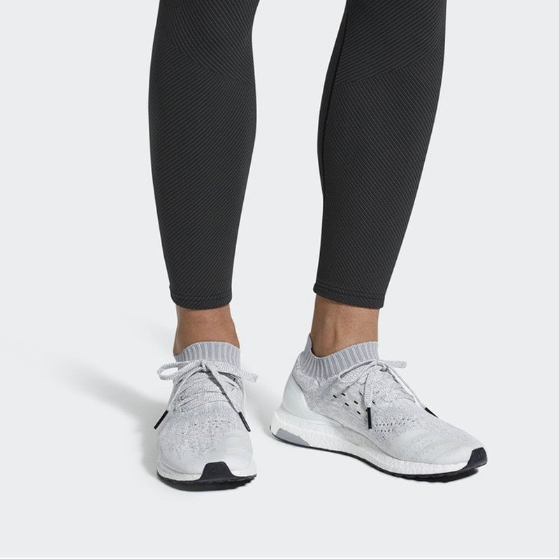 SEPATU LARI ADIDAS Ultraboost Uncaged