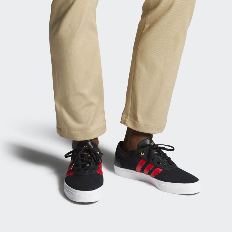 SEPATU SNEAKERS ADIDAS Adiease
