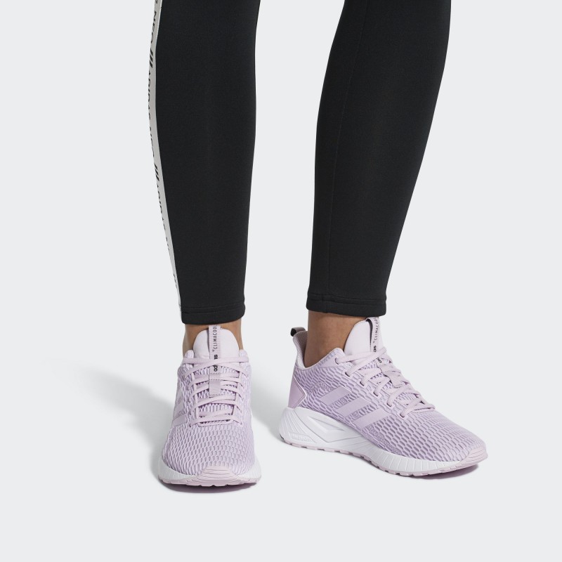 SEPATU LARI ADIDAS Wmns Questar CC