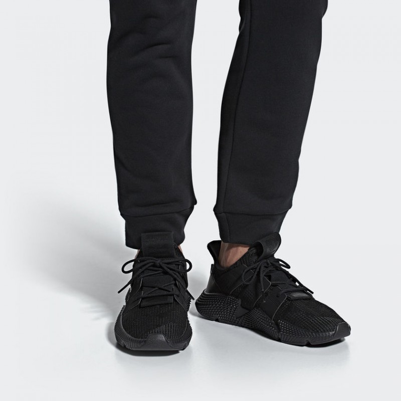 SEPATU SNEAKERS ADIDAS Prophere