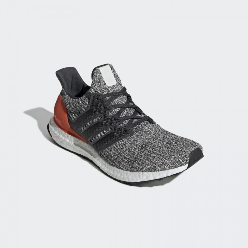 SEPATU LARI ADIDAS Ultraboost