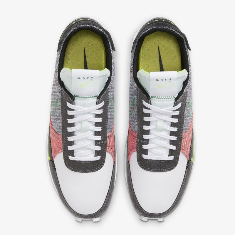 SEPATU SNEAKERS NIKE DayBreak Type