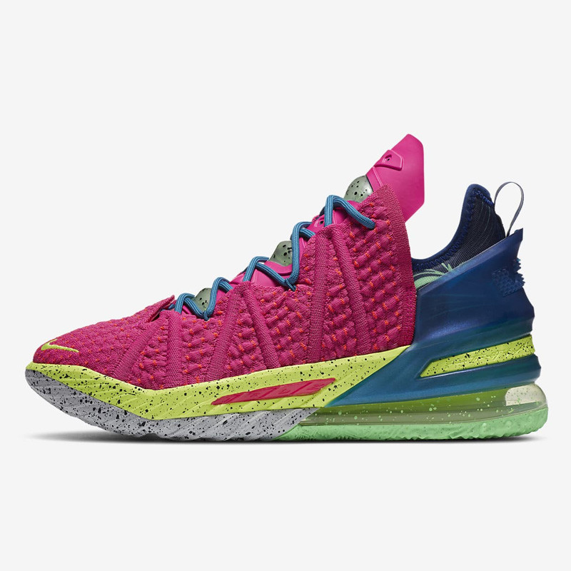 SEPATU BASKET NIKE Lebron 18
