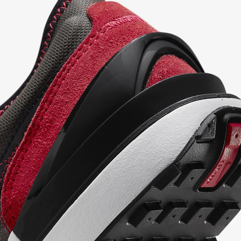 SEPATU SNEAKERS NIKE Waffle One Gs