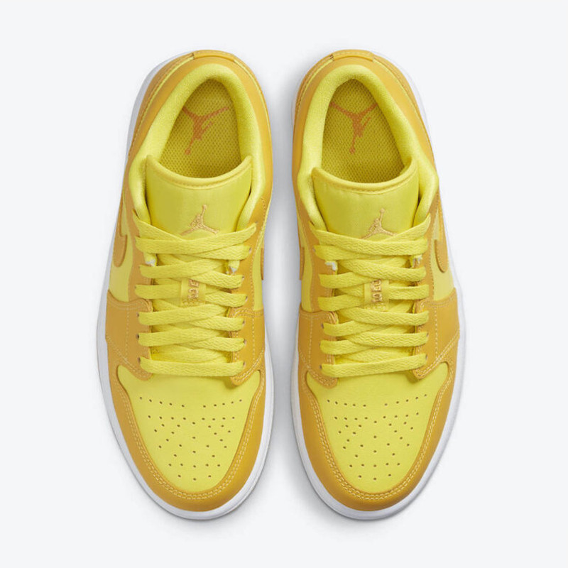 SEPATU SNEAKERS AIR JORDAN Wmns AJ 1 Low