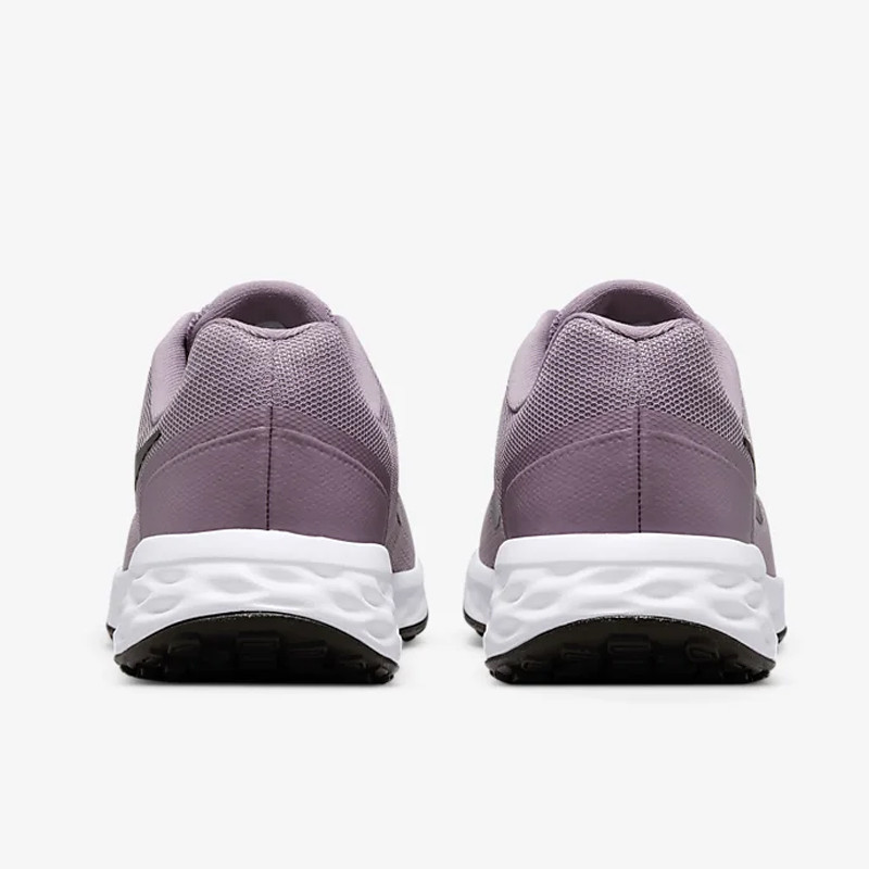 SEPATU LARI NIKE Wmns Revolution 6 Next Nature