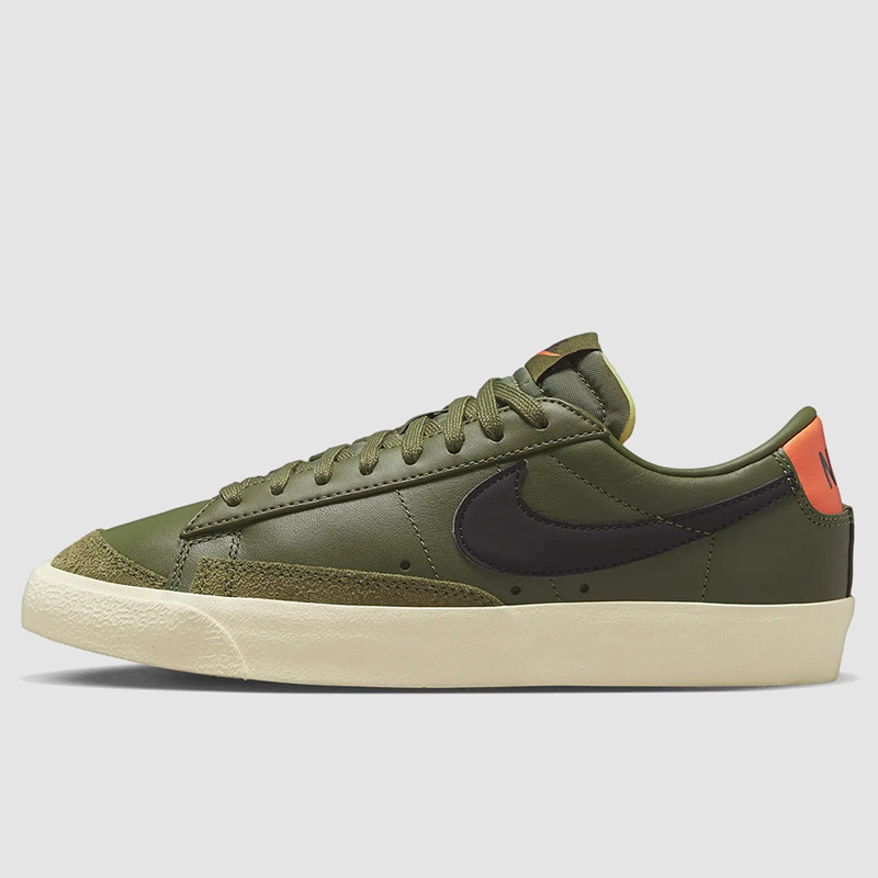 SEPATU SNEAKERS NIKE Wmns Blazer Low '77
