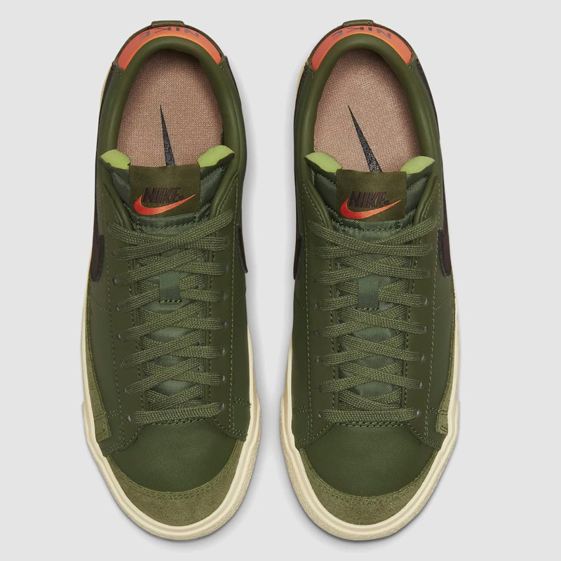 SEPATU SNEAKERS NIKE Wmns Blazer Low '77