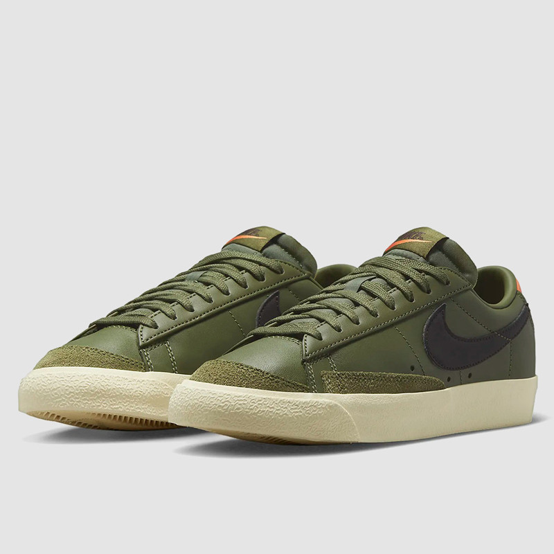 SEPATU SNEAKERS NIKE Wmns Blazer Low '77