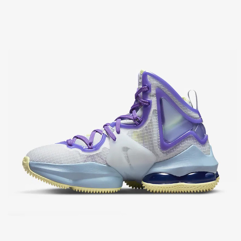 SEPATU BASKET NIKE LeBron 19 GS Easter