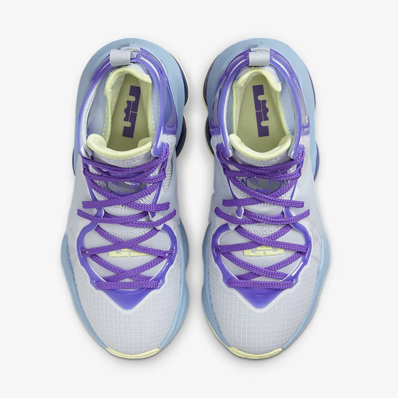 SEPATU BASKET NIKE LeBron 19 GS Easter