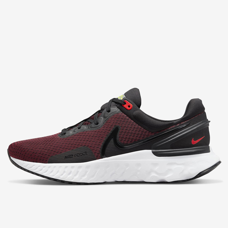 SEPATU LARI NIKE React Miler 3
