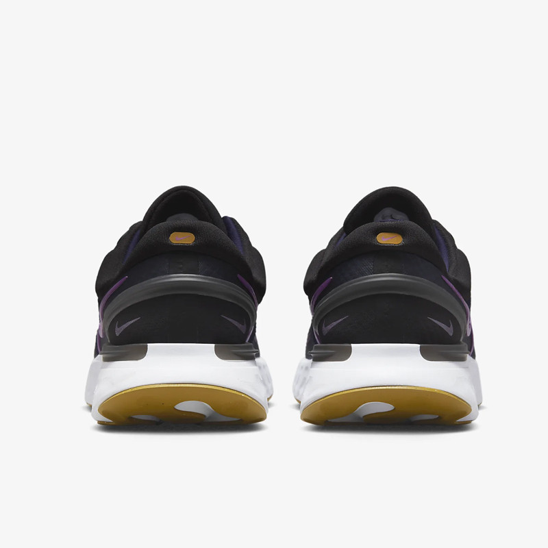 SEPATU LARI NIKE React Miler 3