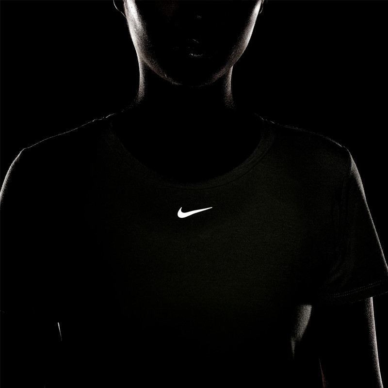 Wmns Dri-fit One Luxe Short Sleeve Top foto 3