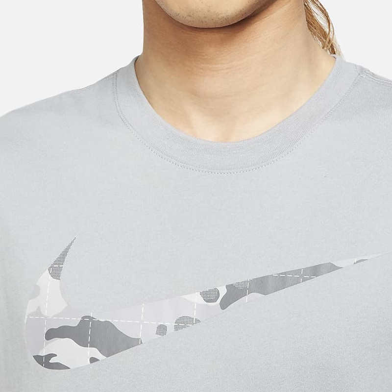 Dri-Fit Camo Graphic Tee foto 2