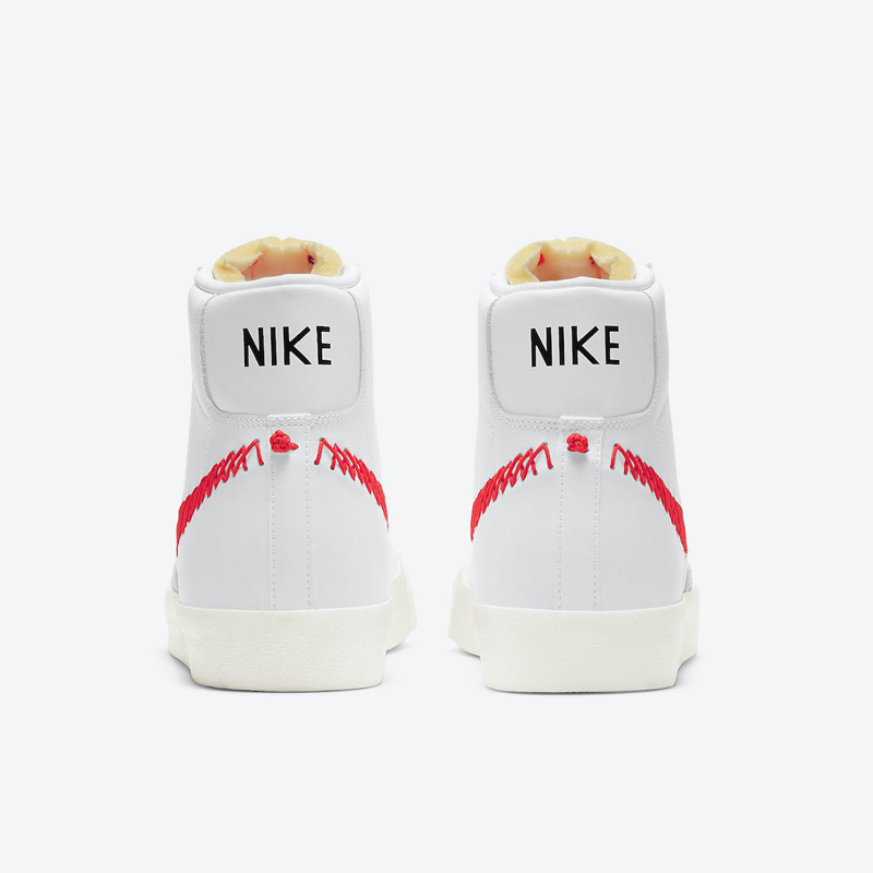 SEPATU SNEAKERS NIKE Blazer Mid &rsquo;77 Vintage