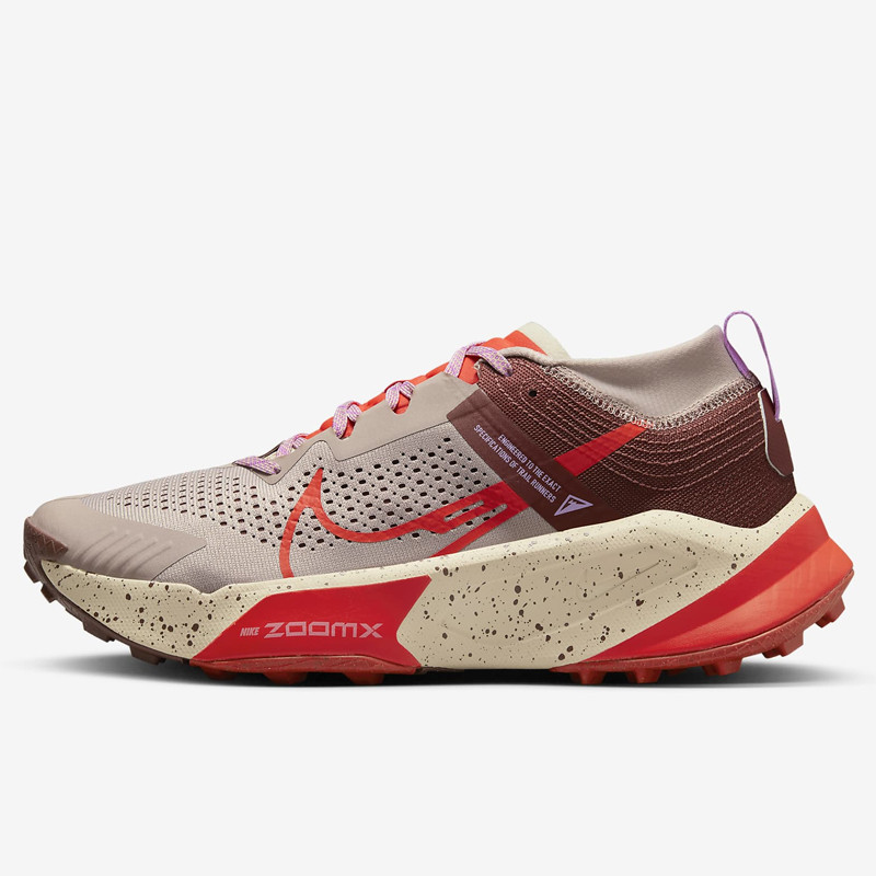 SEPATU TRAIL NIKE Zegama