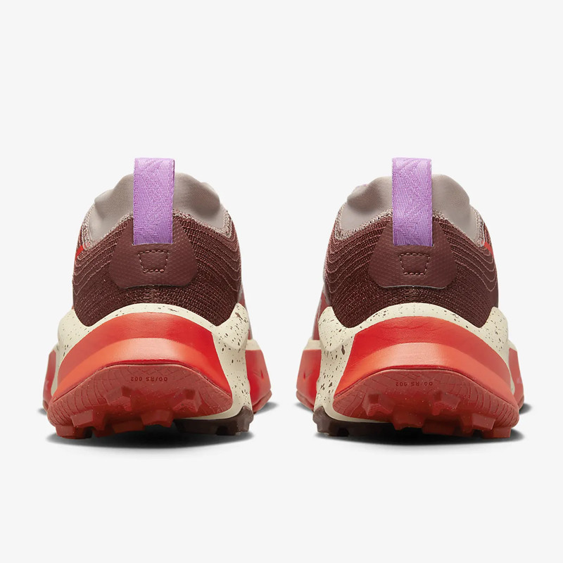 SEPATU TRAIL NIKE Zegama