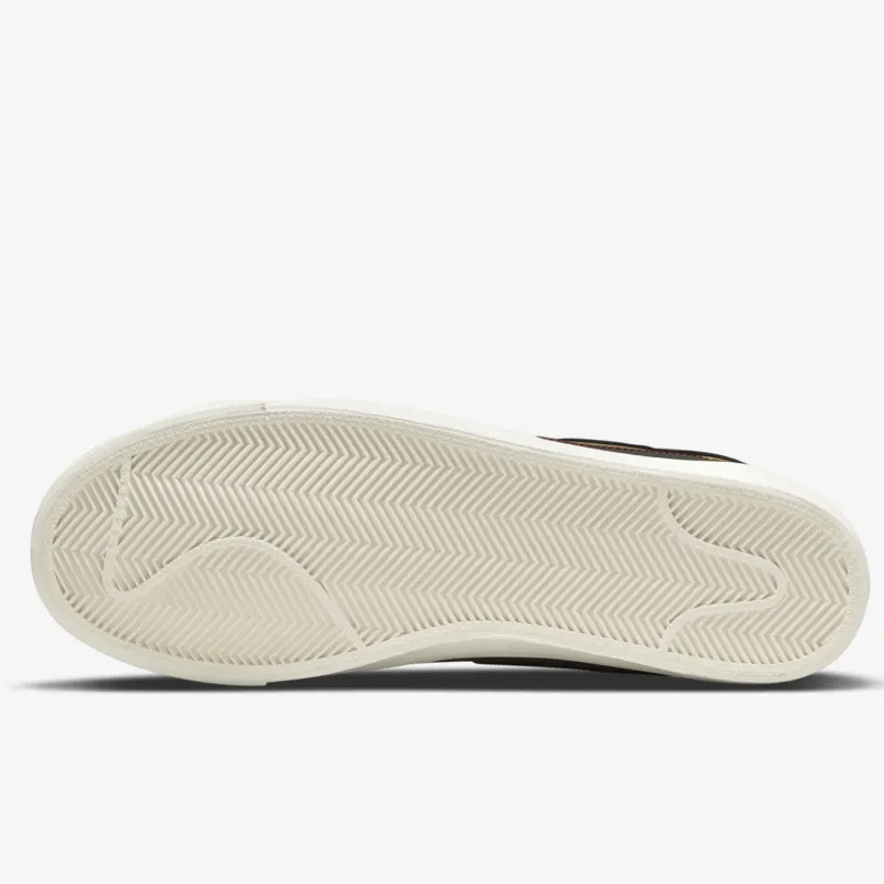 SEPATU SNEAKERS NIKE Blazer Low '77 PRM