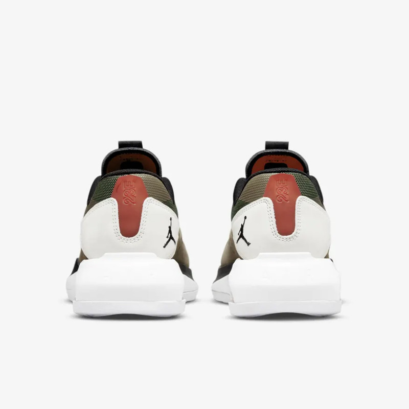 SEPATU BASKET AIR JORDAN Wmns Air 200E