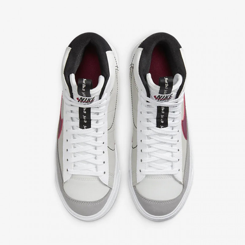 SEPATU SNEAKERS NIKE Blazer Mid '77 Se D Kids
