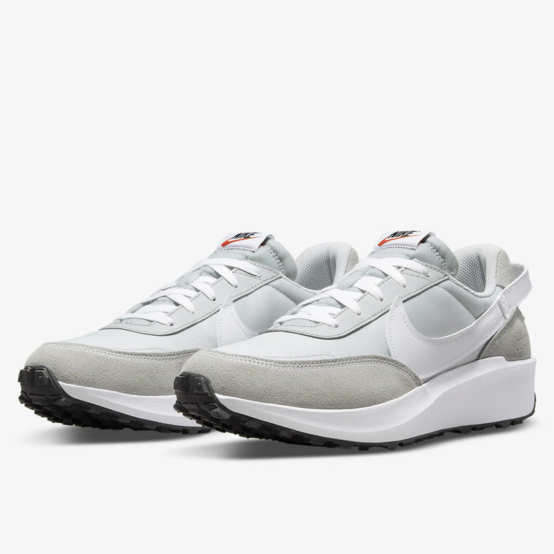 SEPATU SNEAKERS NIKE Waffle Debut