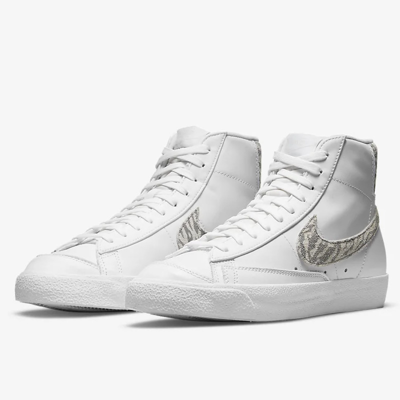 SEPATU SNEAKERS NIKE Wmns Blazer Mid '77 SE Zebra