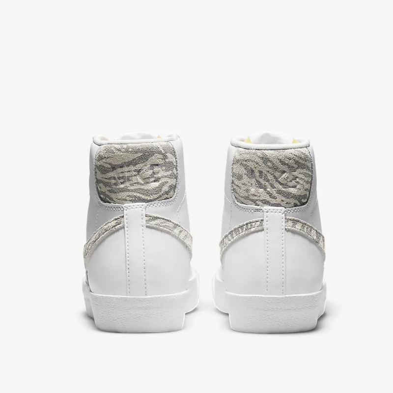 SEPATU SNEAKERS NIKE Wmns Blazer Mid '77 SE Zebra