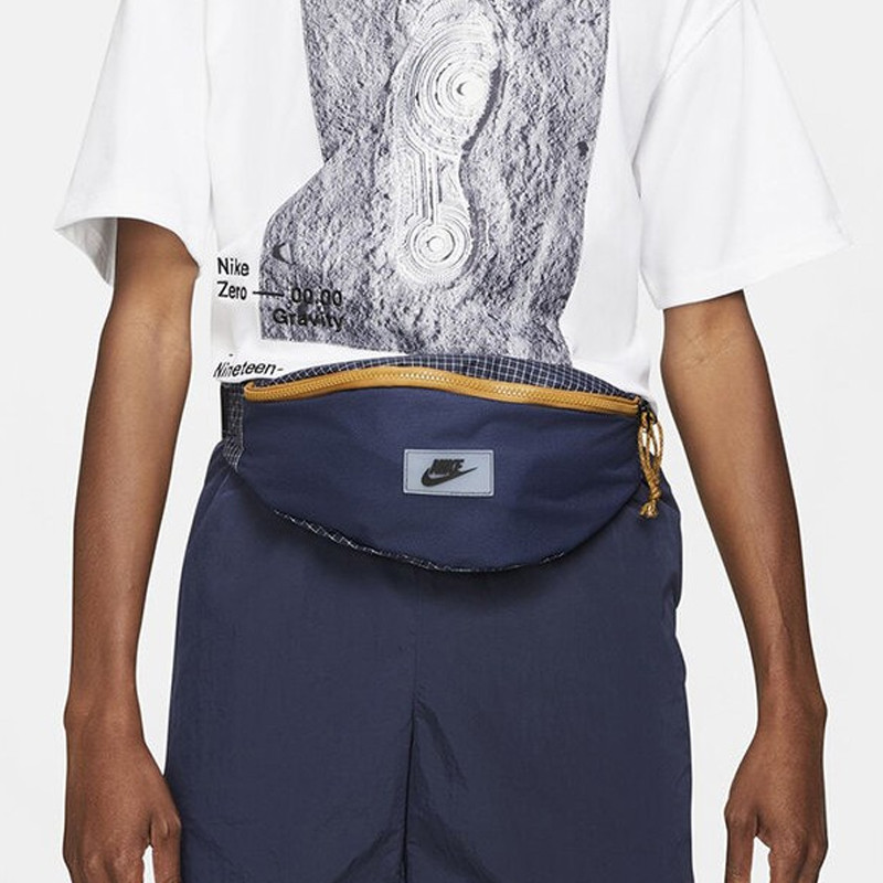 TAS SNEAKERS NIKE HERITAGE HIP PACK