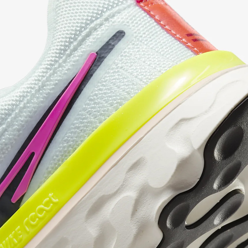 SEPATU LARI NIKE Wmns React Infinity Run Flyknit 2