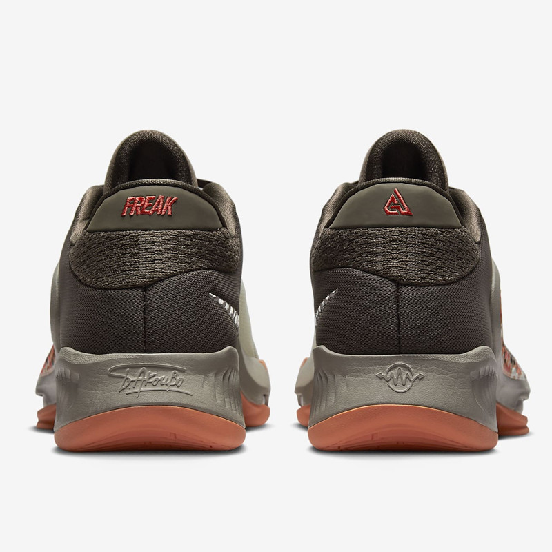 SEPATU BASKET NIKE Zoom Freak 4 Letter Bros