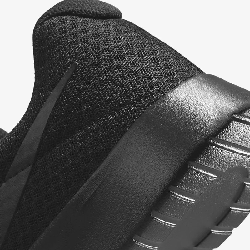 SEPATU SNEAKERS NIKE Tanjun