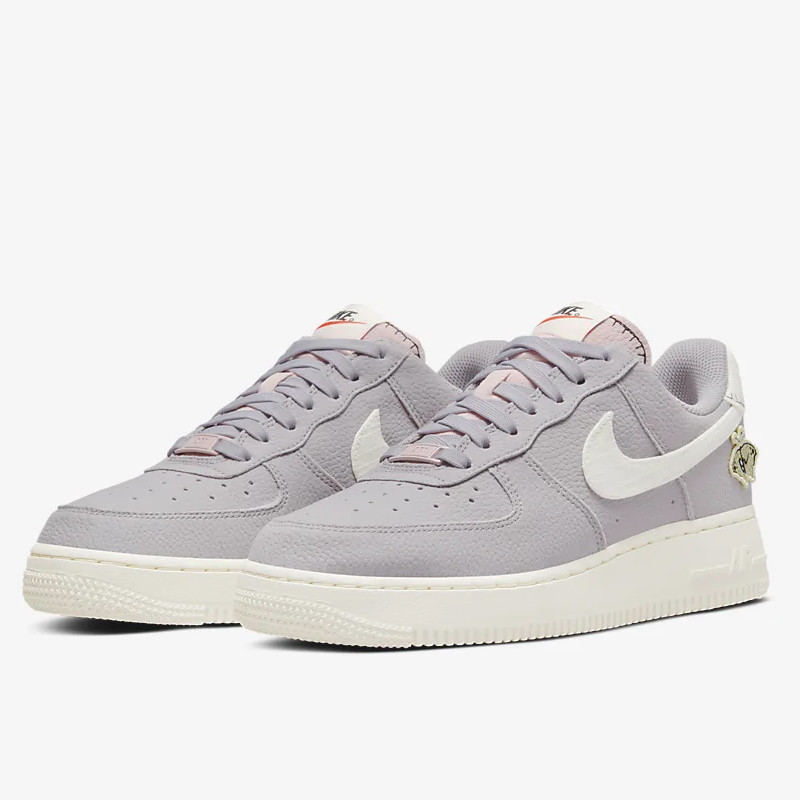 SEPATU SNEAKERS NIKE Wmns Air Force 1 '07 SE