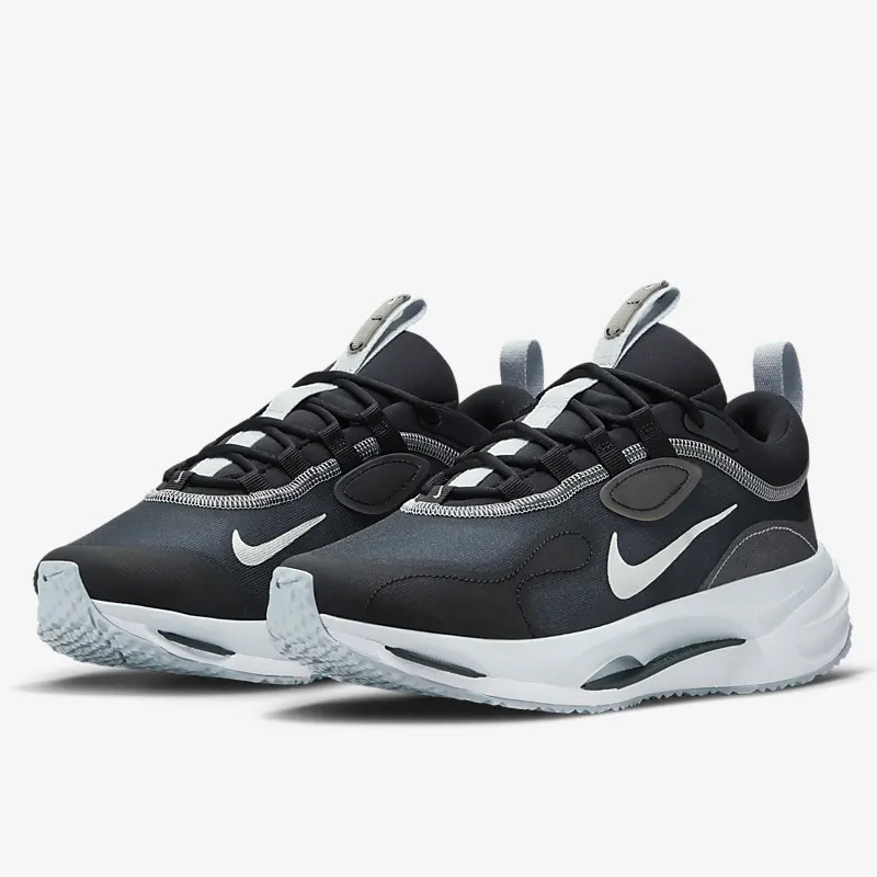 SEPATU LARI NIKE Wmns Spark