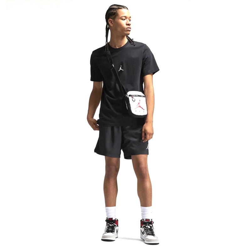 BAJU BASKET AIR JORDAN Essentials Flight 23 Graphic Tee