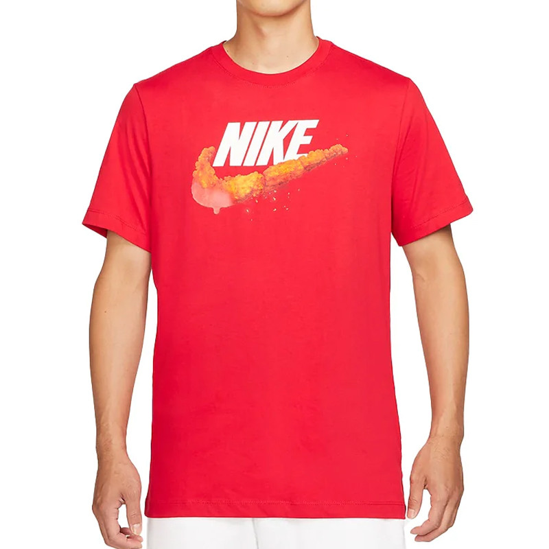 BAJU SNEAKERS NIKE NSW CHICKEN SOLE FOOD TEE