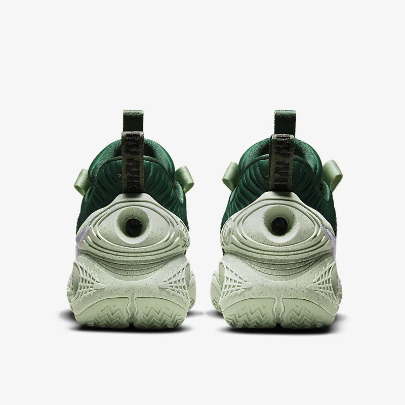 SEPATU BASKET NIKE Cosmic Unity