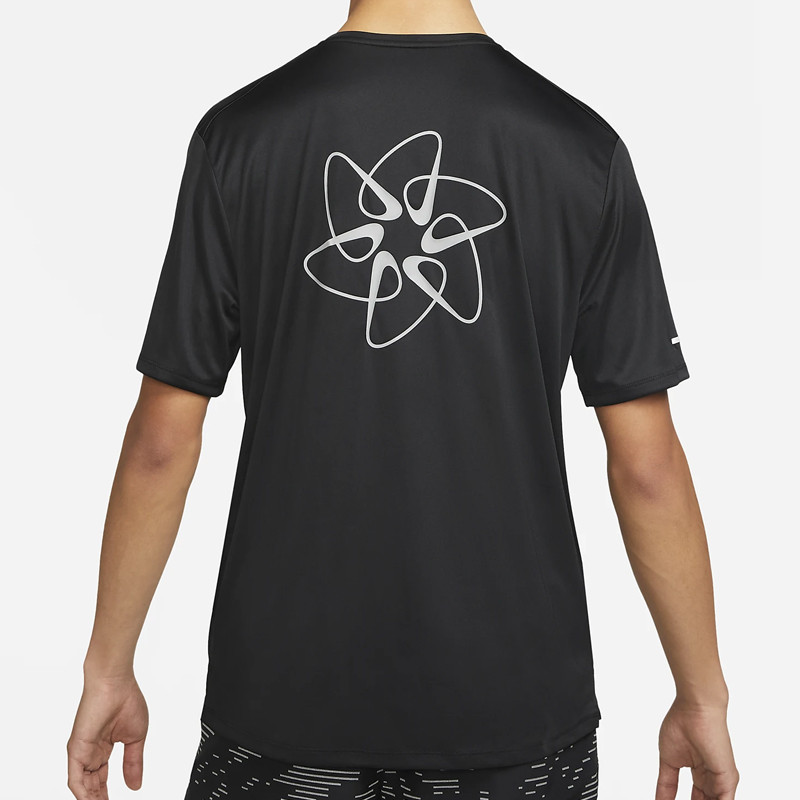 BAJU LARI NIKE Dri-FIT UV Run Division Miler Tee