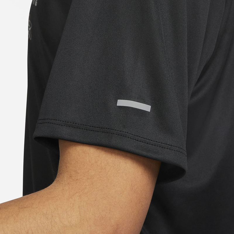 BAJU LARI NIKE Dri-FIT UV Run Division Miler Tee