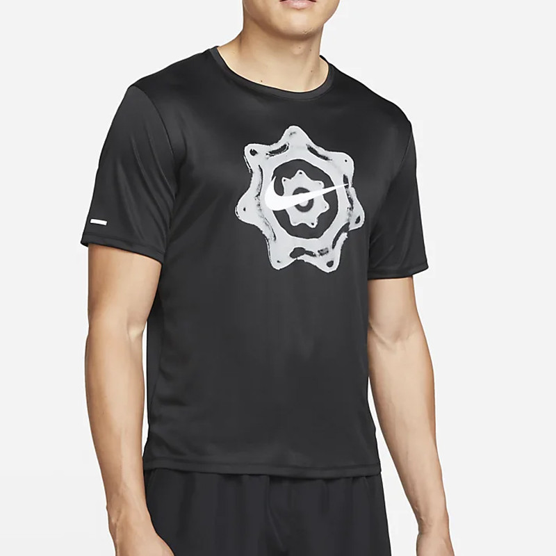 BAJU LARI NIKE Dri-FIT Wild Run Miler Tee