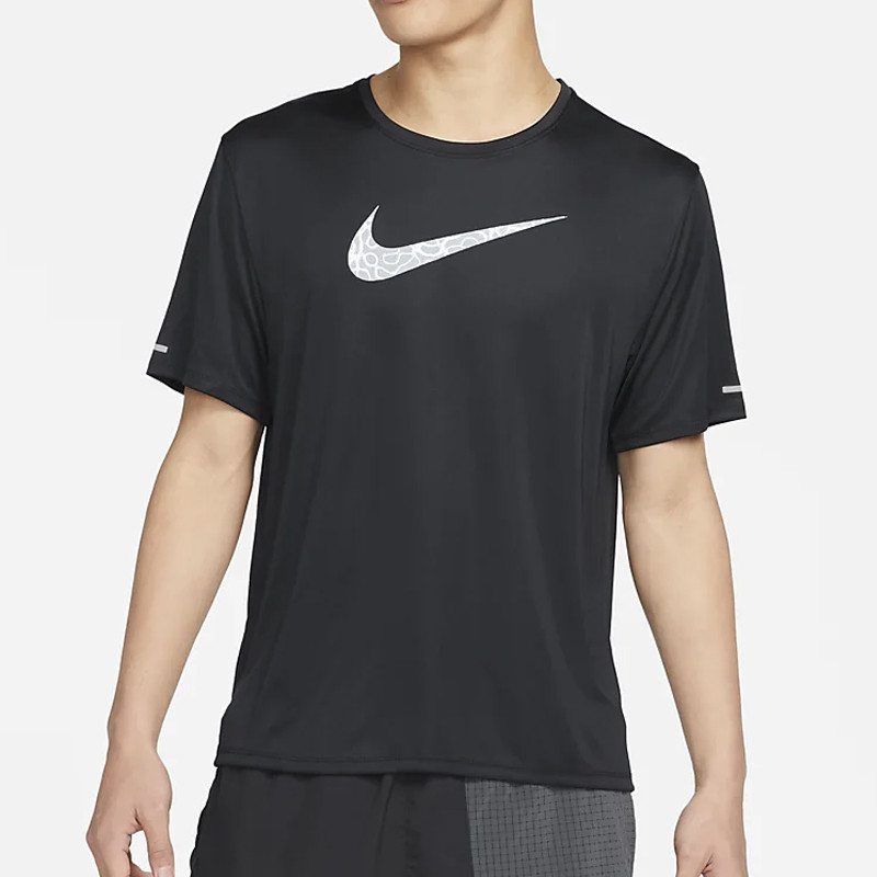 BAJU LARI NIKE Dri-FIT Wild Run Miler Tee