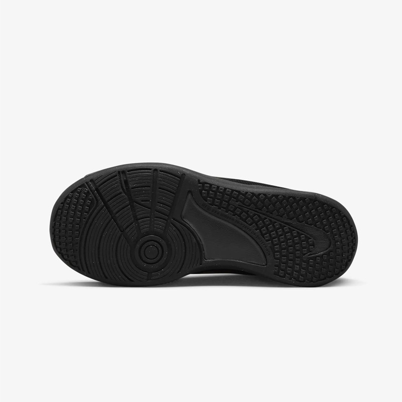 SEPATU BASKET NIKE Omni Multi-Court GS