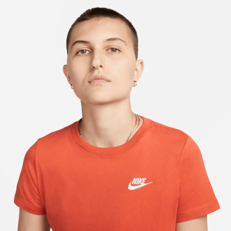 BAJU TRAINING NIKE Wmns Sportswear Club Tee