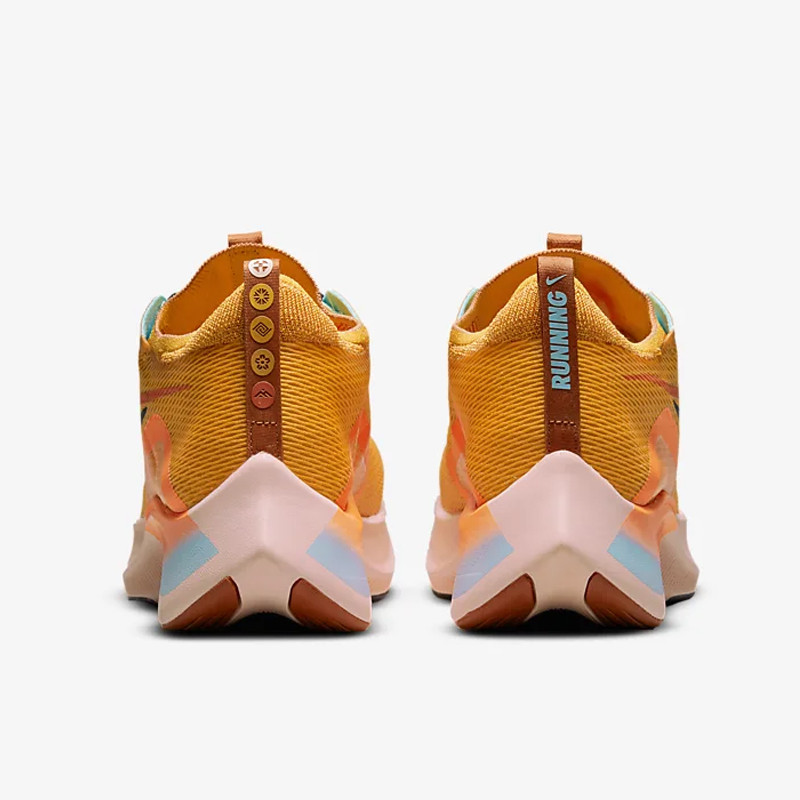 SEPATU LARI NIKE Zoom Fly 4