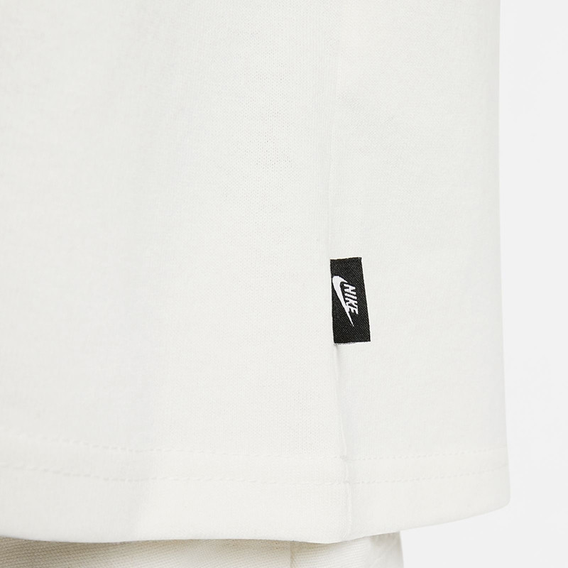 BAJU SNEAKERS NIKE Sportswear Premium Essentials Tee