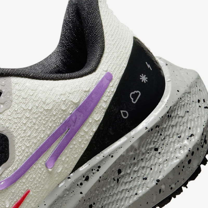 SEPATU LARI NIKE Wmns AIR Zoom Pegasus 39 Shield Weatherized