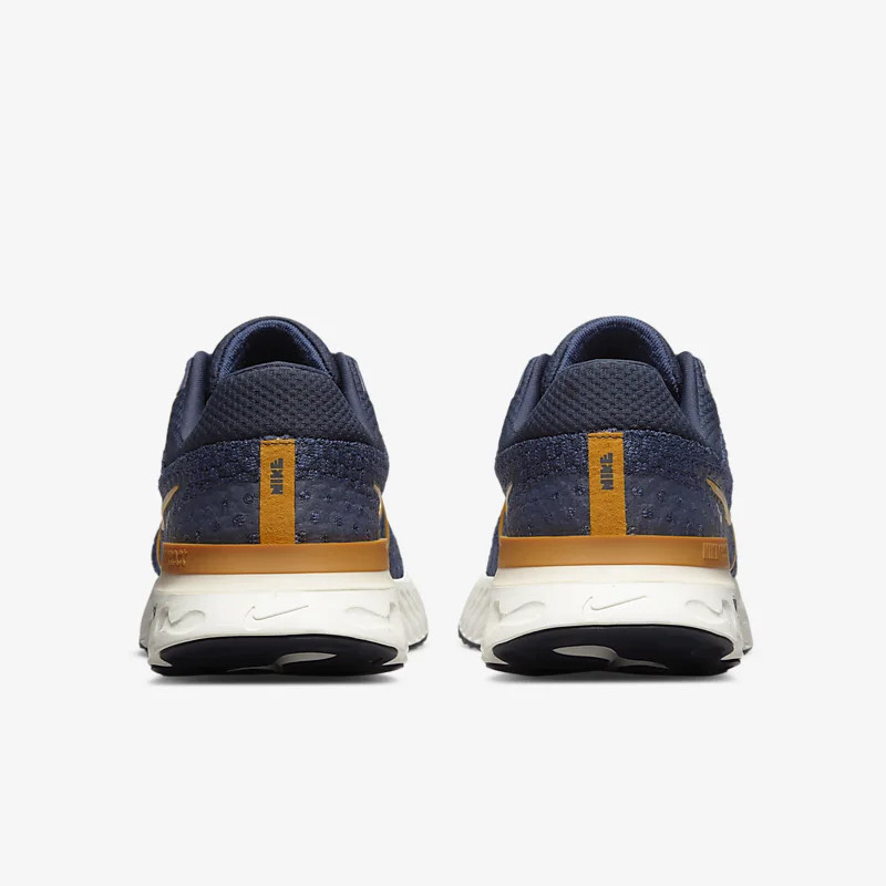 SEPATU LARI NIKE React Infinity Run Flyknit 3 PRM